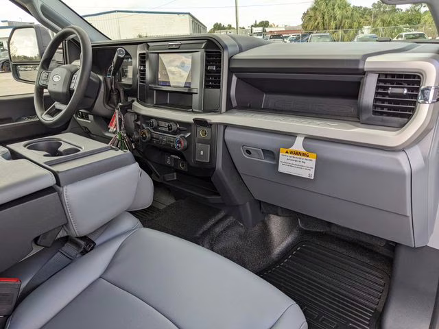 2026 Oxford White Ford Super Duty F-250 SRW XL 4X4 Truck