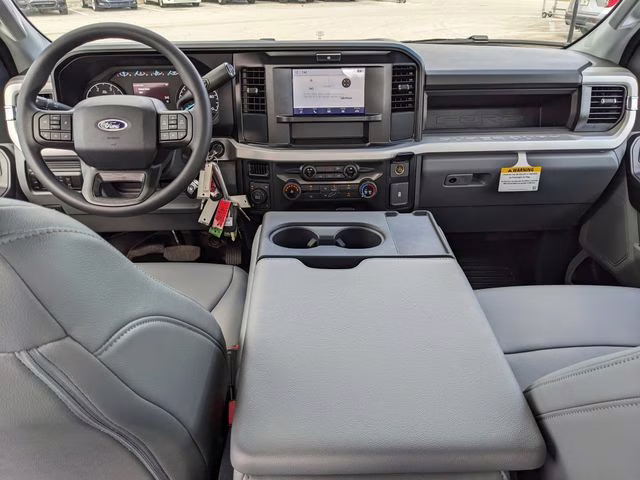 2026 Oxford White Ford Super Duty F-250 SRW XL 4X4 Truck