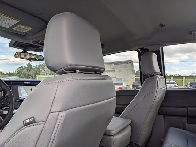 2026 Oxford White Ford Super Duty F-250 SRW XL 4X4 Truck