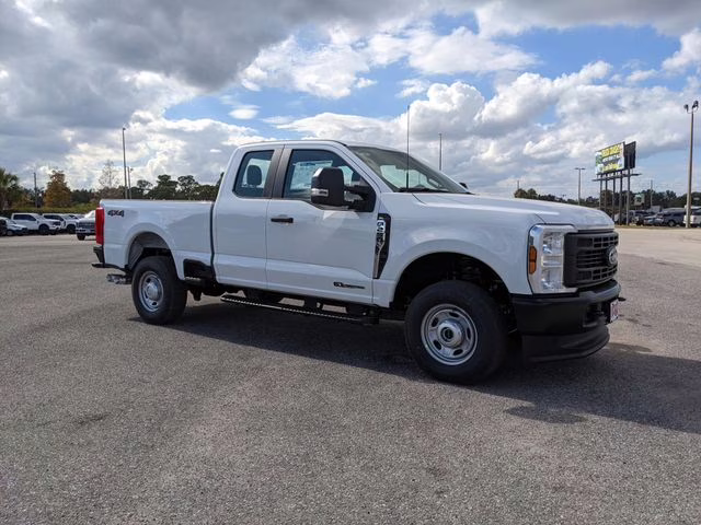 2026 Oxford White Ford Super Duty F-250 SRW XL 4X4 Truck