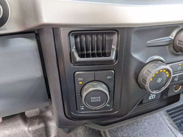 2026 Oxford White Ford Super Duty F-250 SRW XL 4X4 Truck