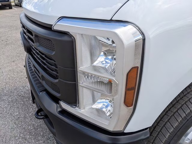 2026 Oxford White Ford Super Duty F-250 SRW XL 4X4 Truck