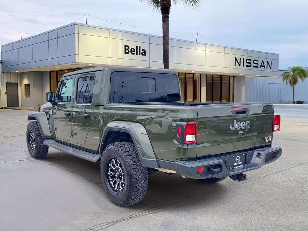 2022 Sarge Green Clearcoat Jeep Gladiator Overland 4X4 Truck