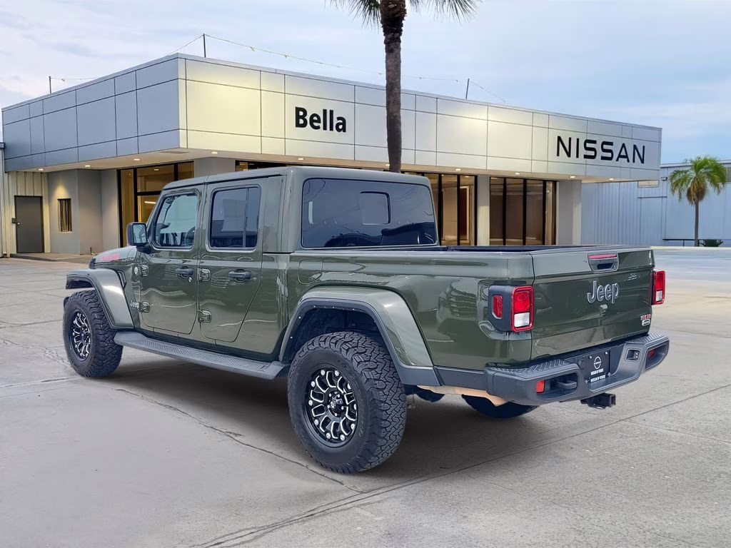 2022 Sarge Green Clearcoat Jeep Gladiator Overland 4X4 Truck
