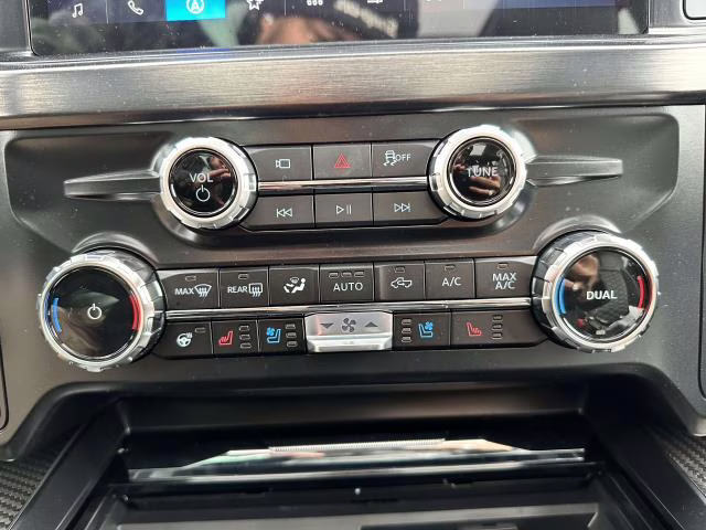 2026 Agate Black Metallic Ford Super Duty F-250 SRW LARIAT 4WD Crew Cab 6.75' Box 4X4 Truck