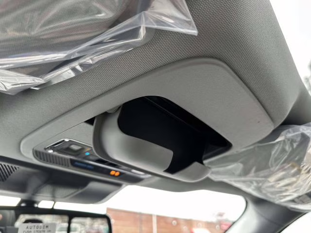 2026 Agate Black Metallic Ford Super Duty F-250 SRW LARIAT 4WD Crew Cab 6.75' Box 4X4 Truck