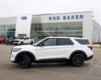 2026 Star White Metallic Tri-Coat Ford Explorer Tremor 4X4 SUV