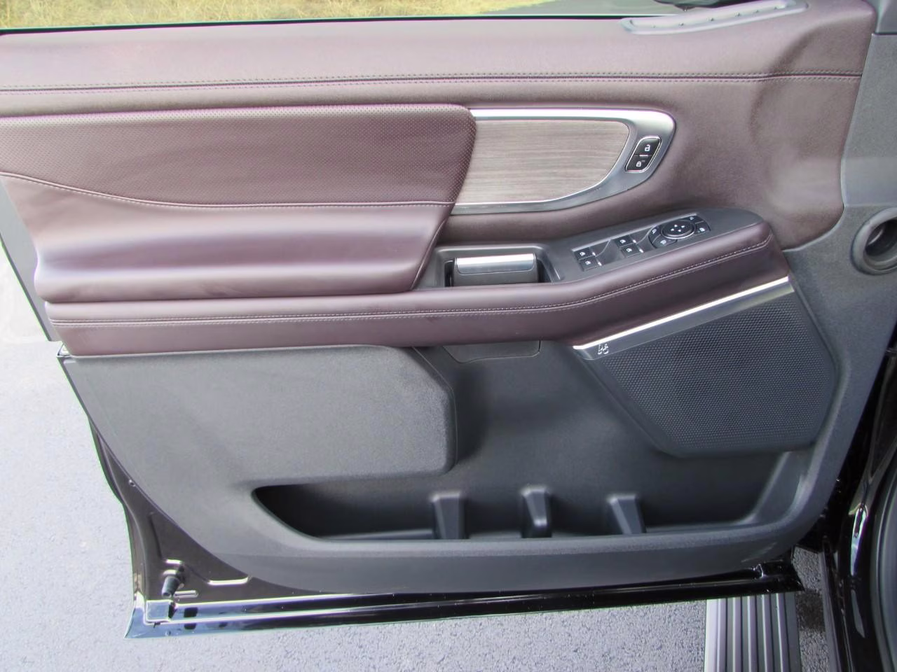 2025 Agate Black Metallic Ford Expedition Platinum 4X4 SUV