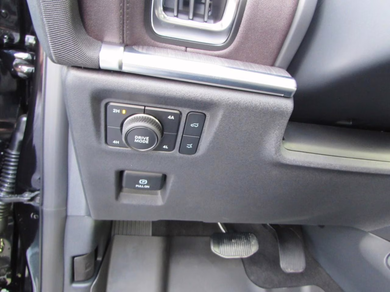 2025 Agate Black Metallic Ford Expedition Platinum 4X4 SUV