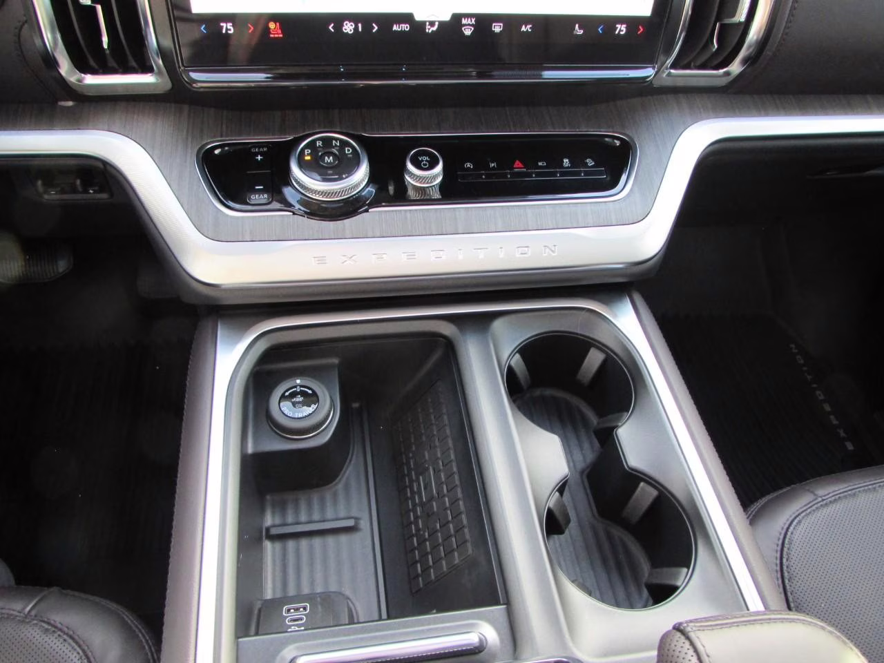 2025 Agate Black Metallic Ford Expedition Platinum 4X4 SUV