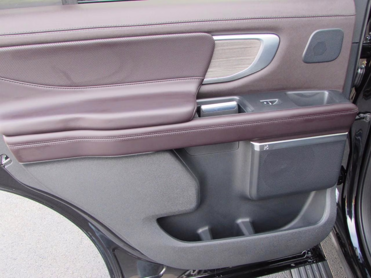 2025 Agate Black Metallic Ford Expedition Platinum 4X4 SUV