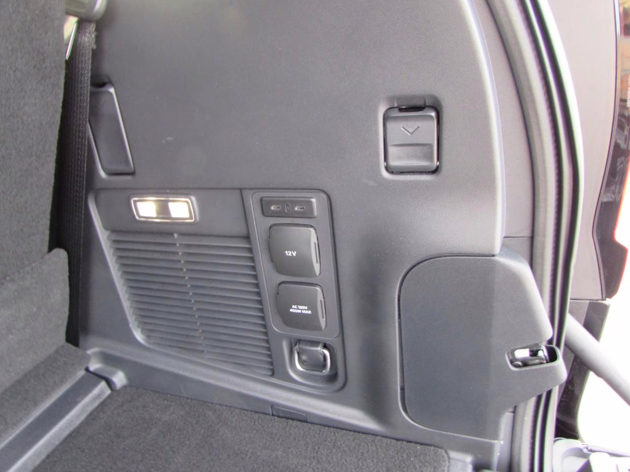 2025 Agate Black Metallic Ford Expedition Platinum 4X4 SUV