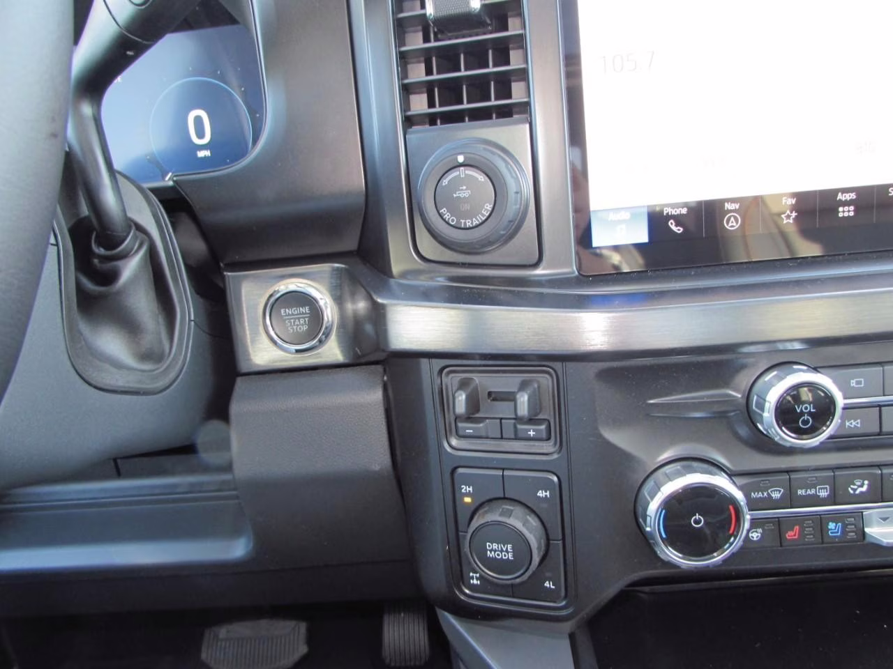 2026 Carbonized Gray Metallic Ford Super Duty F-350 SRW Lariat 4X4 Truck