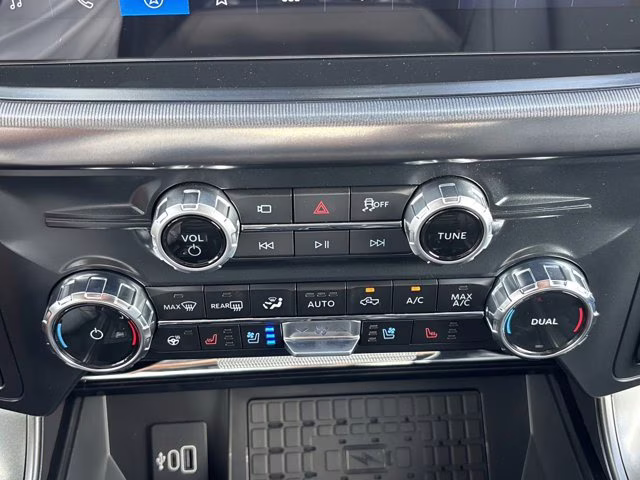 2026 Carbonized Gray Metallic Ford F-150 LARIAT 4X4 Truck