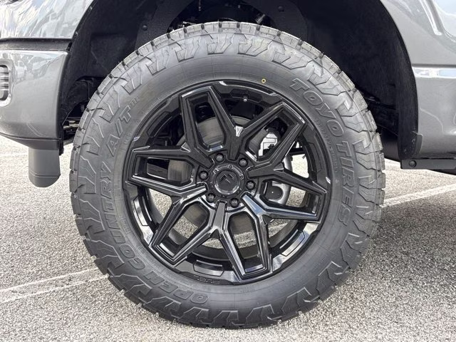 2026 Carbonized Gray Metallic Ford F-150 LARIAT 4X4 Truck