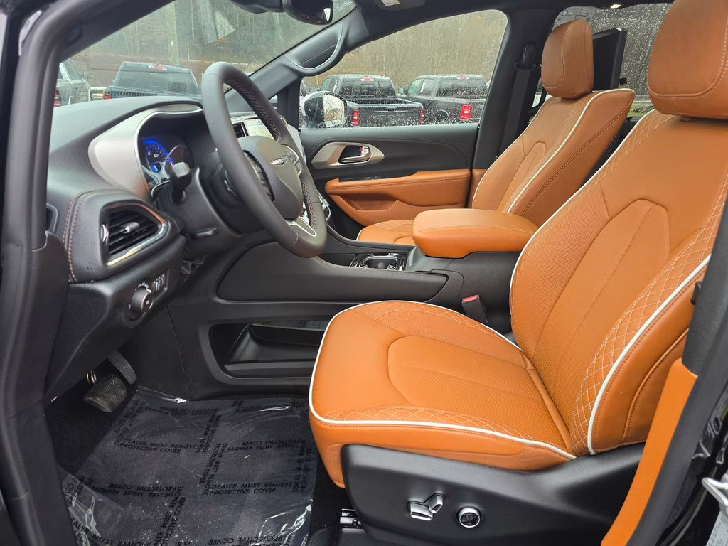 2026 Diamond Black Crystal Pearlcoat Chrysler Pacifica Pinnacle AWD Van