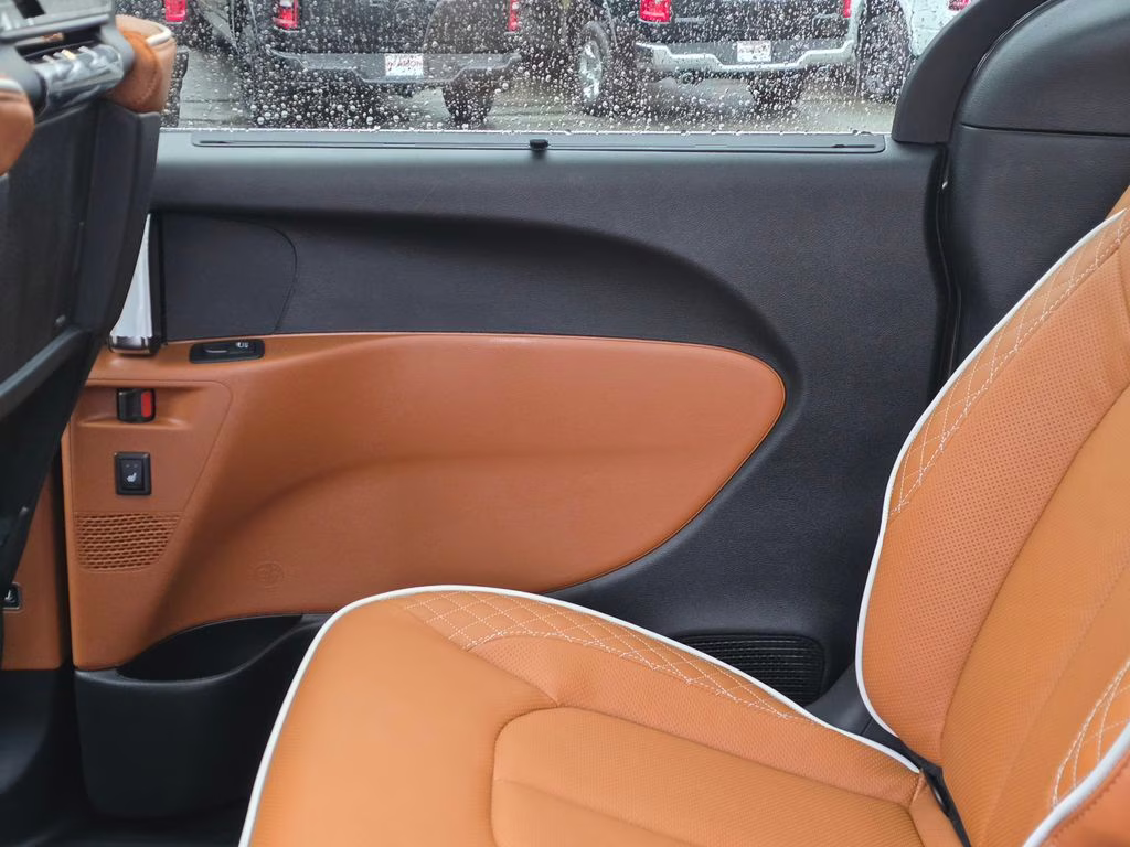 2026 Diamond Black Crystal Pearlcoat Chrysler Pacifica Pinnacle AWD Van