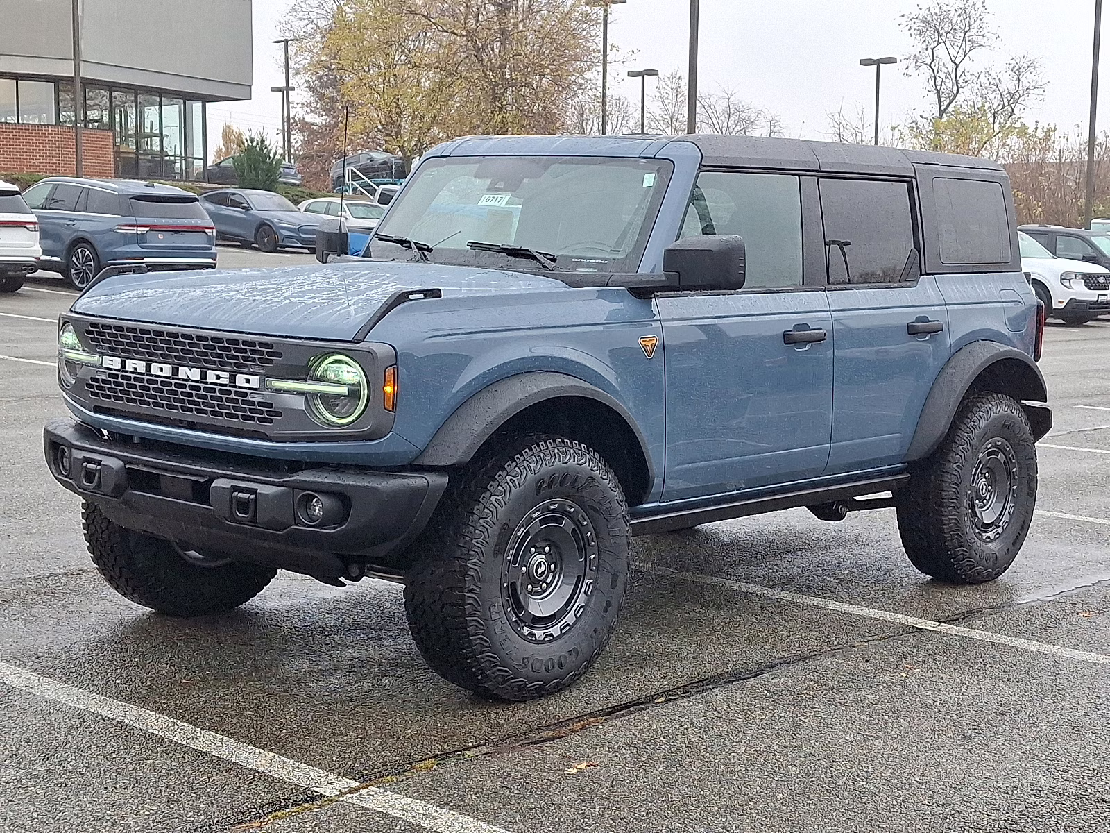 2025 Azure Gray Metallic Tri-Coat Ford Bronco Badlands 4X4