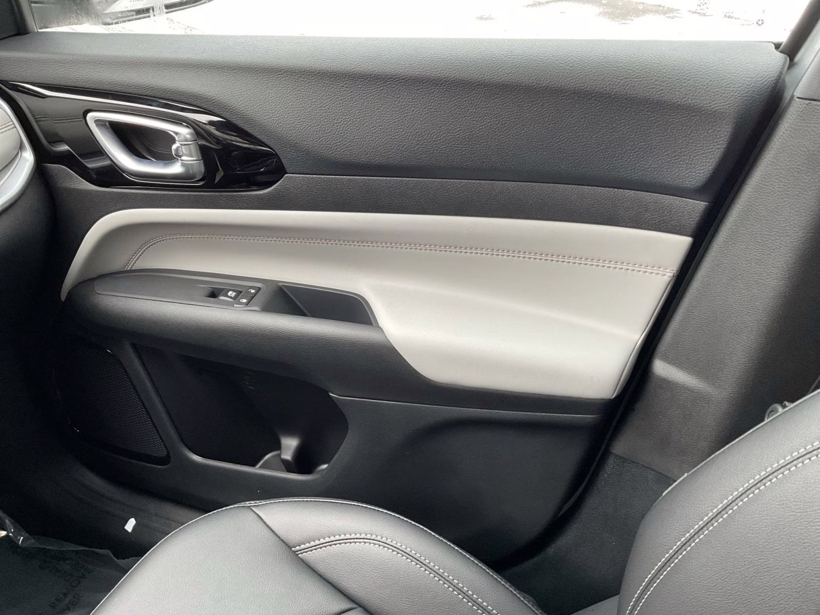 2026 Silver Zynith Metallic Clearcoat Jeep Compass Limited 4X4 SUV