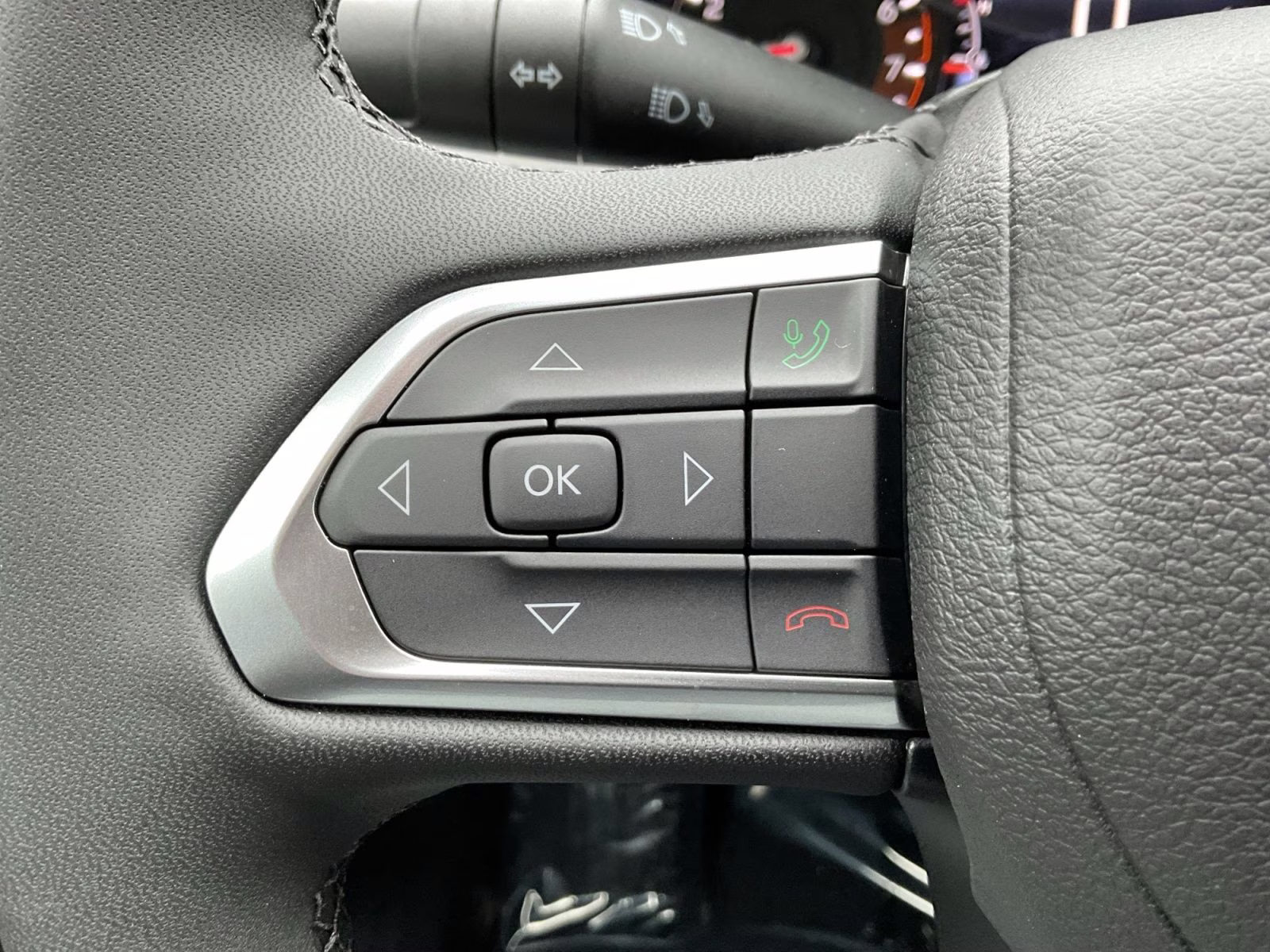 2026 Silver Zynith Metallic Clearcoat Jeep Compass Limited 4X4 SUV