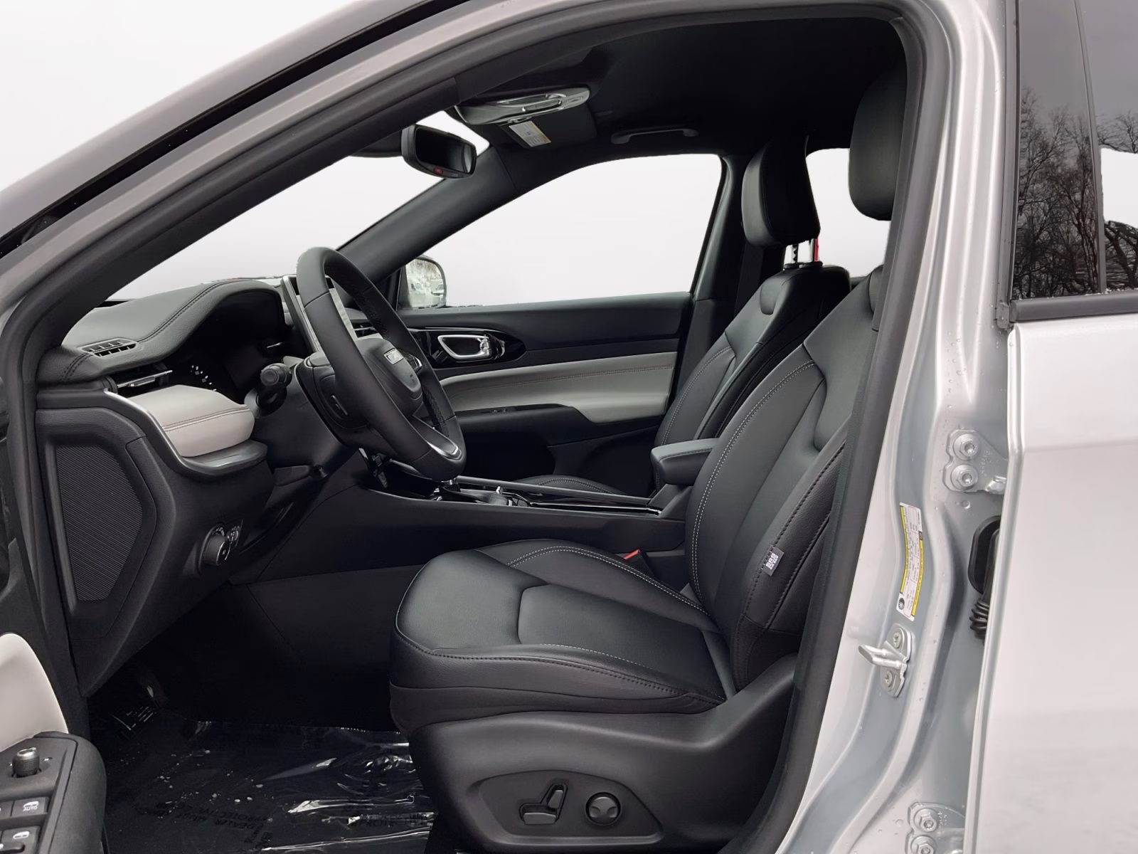 2026 Silver Zynith Metallic Clearcoat Jeep Compass Limited 4X4 SUV