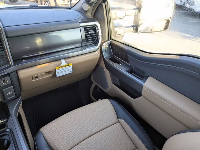 2026 Gray Metallic Ford Super Duty F-350 SRW LARIAT 4X4 Truck