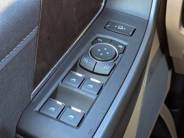 2026 Gray Metallic Ford Super Duty F-350 SRW LARIAT 4X4 Truck