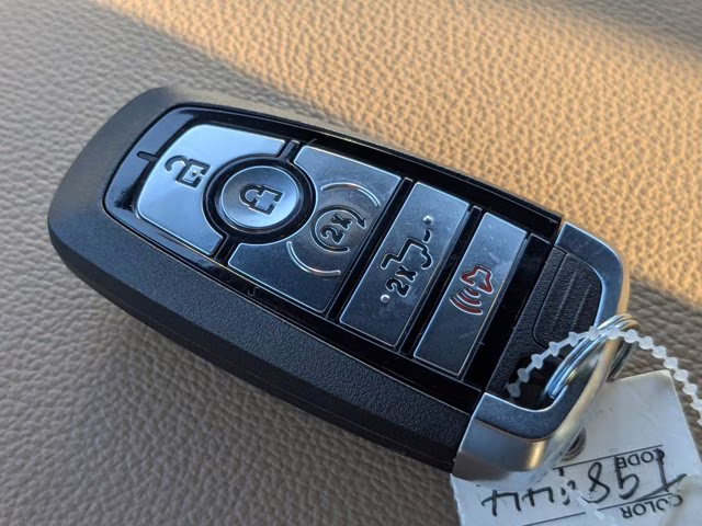 2026 Gray Metallic Ford Super Duty F-350 SRW LARIAT 4X4 Truck