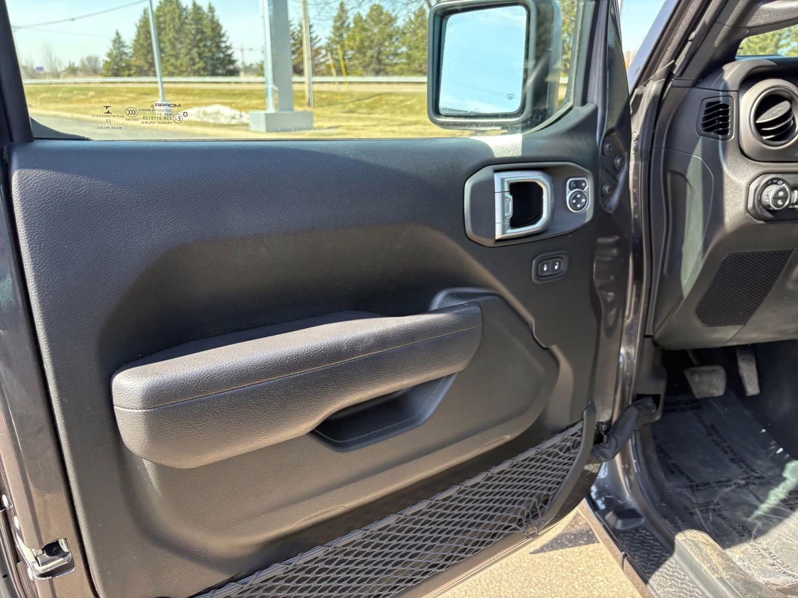 2022 Granite Crystal Metallic Clearcoat Jeep Gladiator Sport 4X4 Truck