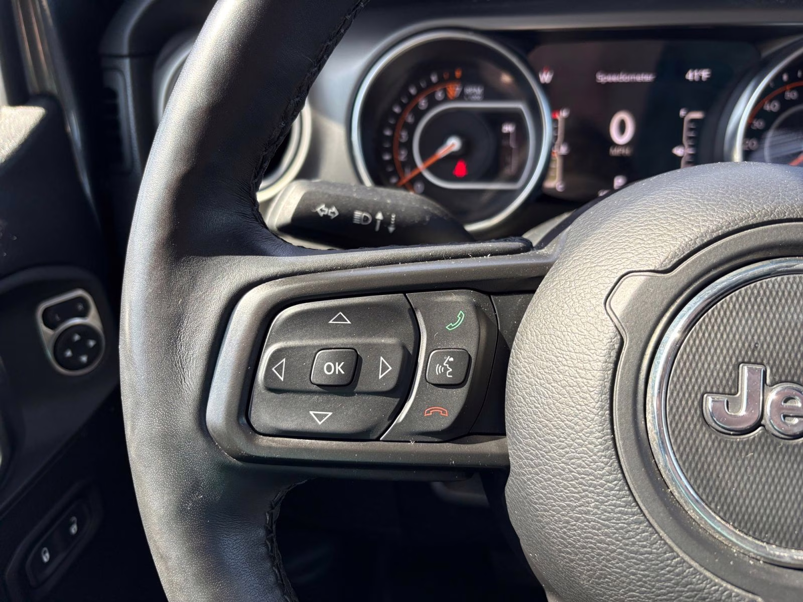 2022 Granite Crystal Metallic Clearcoat Jeep Gladiator Sport 4X4 Truck