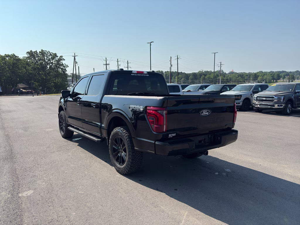 2025 Agate Black Metallic Ford F-150 LARIAT 4X4 Truck