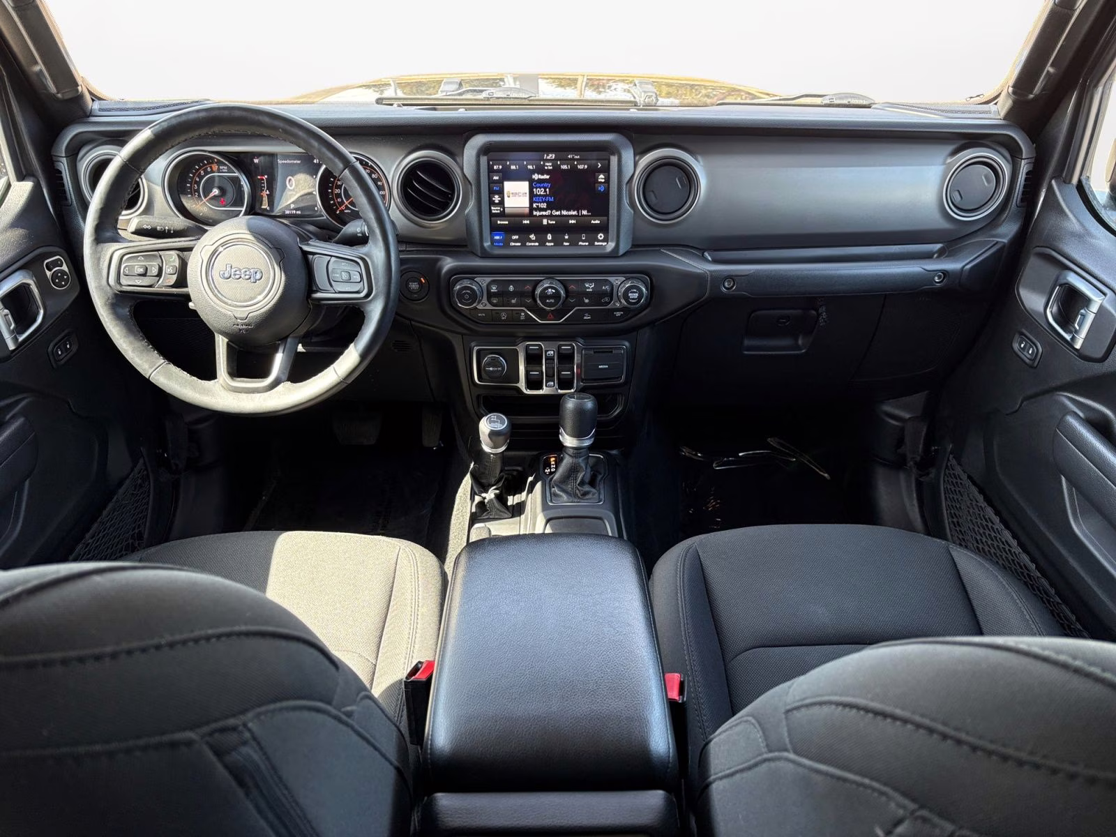 2022 Granite Crystal Metallic Clearcoat Jeep Gladiator Sport 4X4 Truck