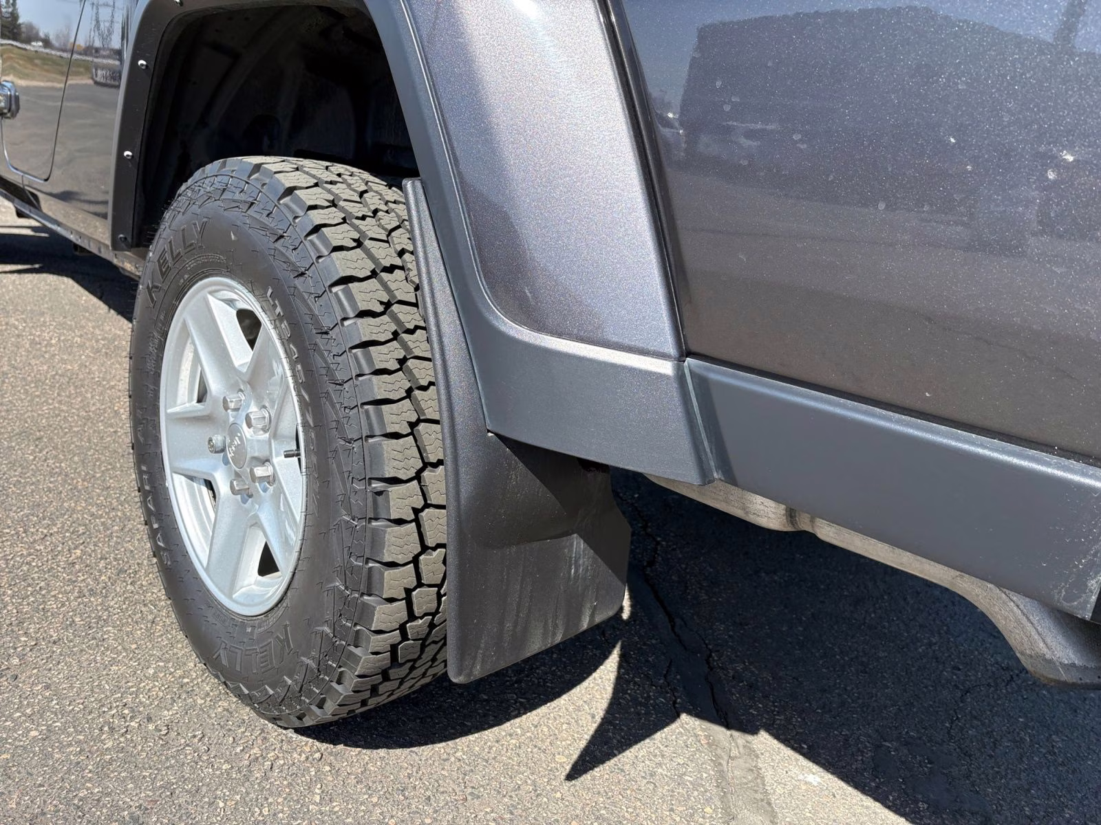 2022 Granite Crystal Metallic Clearcoat Jeep Gladiator Sport 4X4 Truck