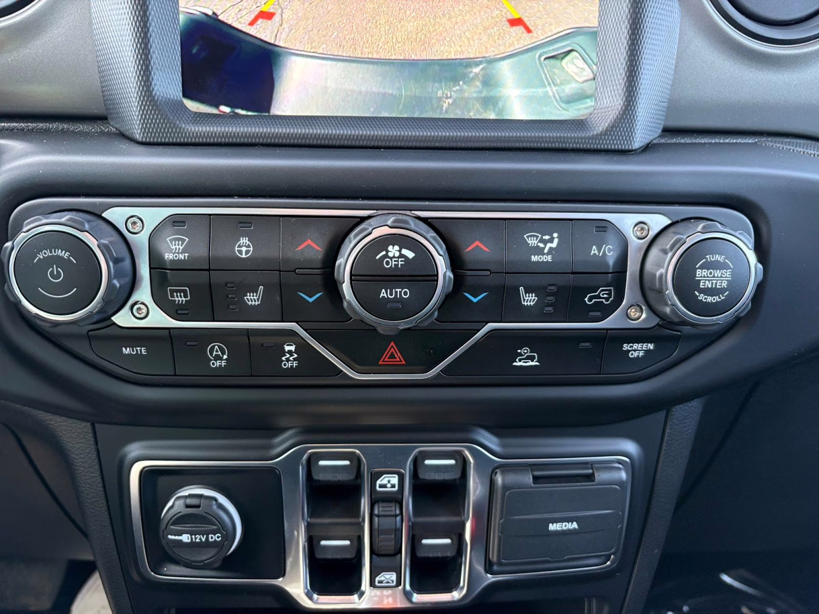 2022 Granite Crystal Metallic Clearcoat Jeep Gladiator Sport 4X4 Truck