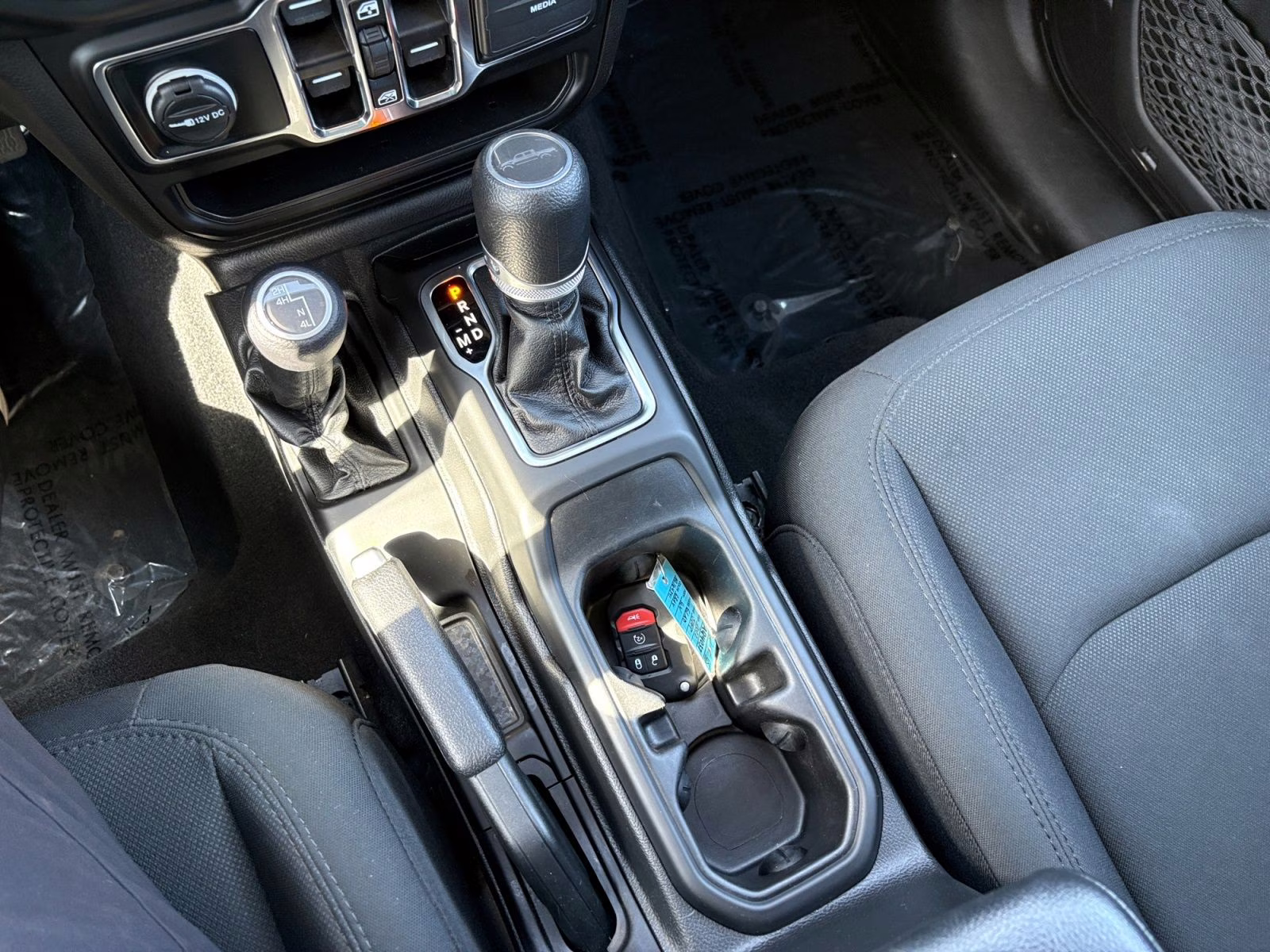 2022 Granite Crystal Metallic Clearcoat Jeep Gladiator Sport 4X4 Truck