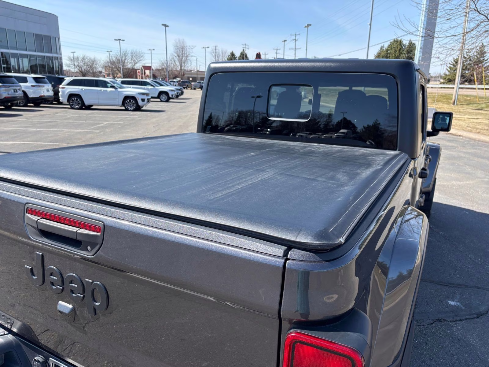 2022 Granite Crystal Metallic Clearcoat Jeep Gladiator Sport 4X4 Truck