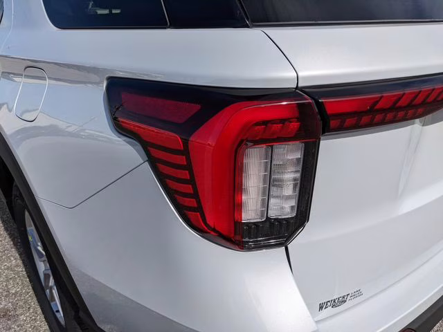 2026 Space White Metallic Ford Explorer Active RWD SUV