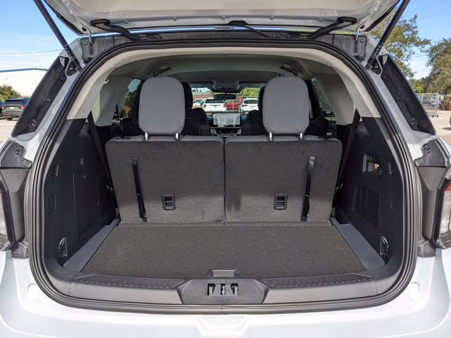 2026 Space White Metallic Ford Explorer Active RWD SUV