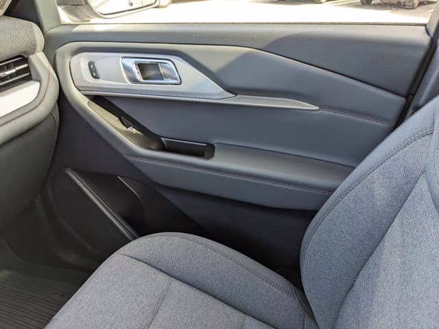 2026 Space White Metallic Ford Explorer Active RWD SUV