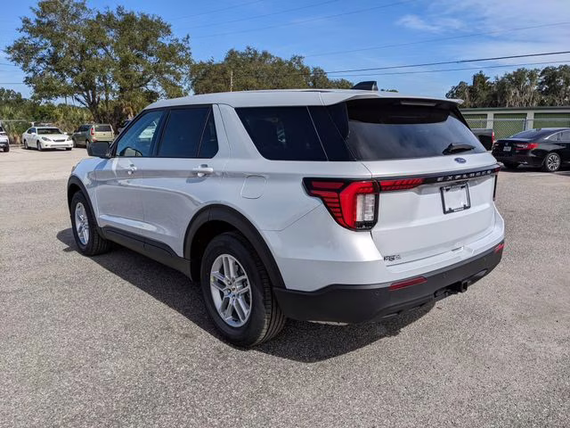 2026 Space White Metallic Ford Explorer Active RWD SUV