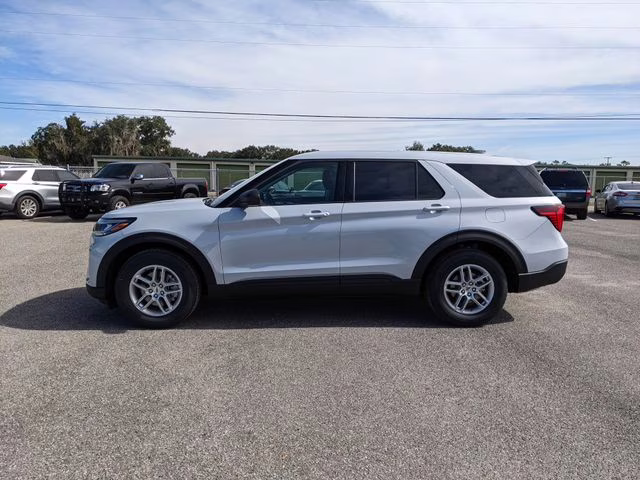 2026 Space White Metallic Ford Explorer Active RWD SUV