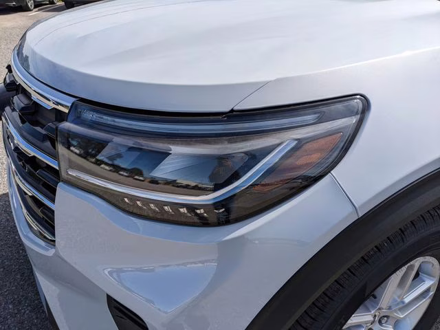 2026 Space White Metallic Ford Explorer Active RWD SUV