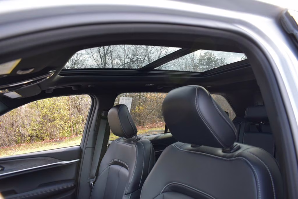 2025 Silver Zynith Jeep Grand Cherokee Limited 4X4 SUV