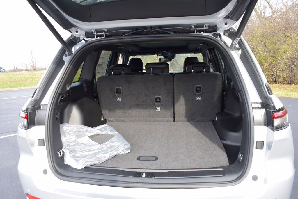 2025 Silver Zynith Jeep Grand Cherokee Limited 4X4 SUV