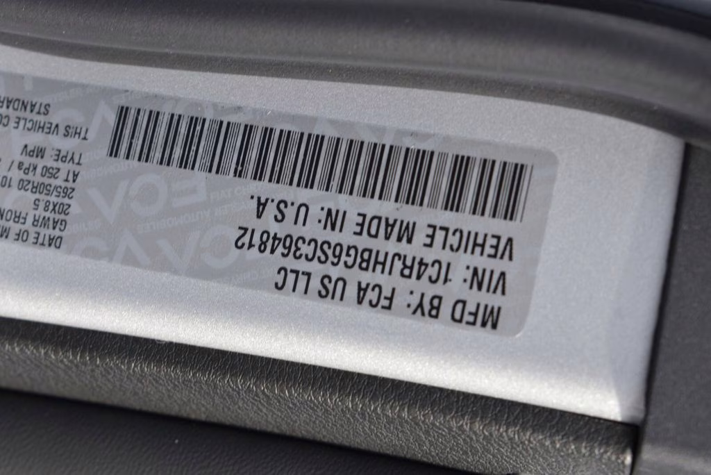 2025 Silver Zynith Jeep Grand Cherokee Limited 4X4 SUV