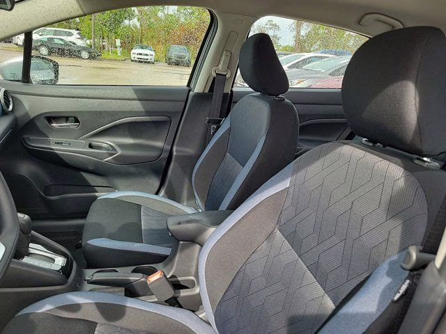 2025 Super Black Nissan Versa 1.6 SV FWD Sedan