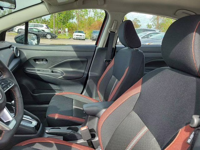 2025 Scarlet Nissan Versa 1.6 SR FWD Sedan