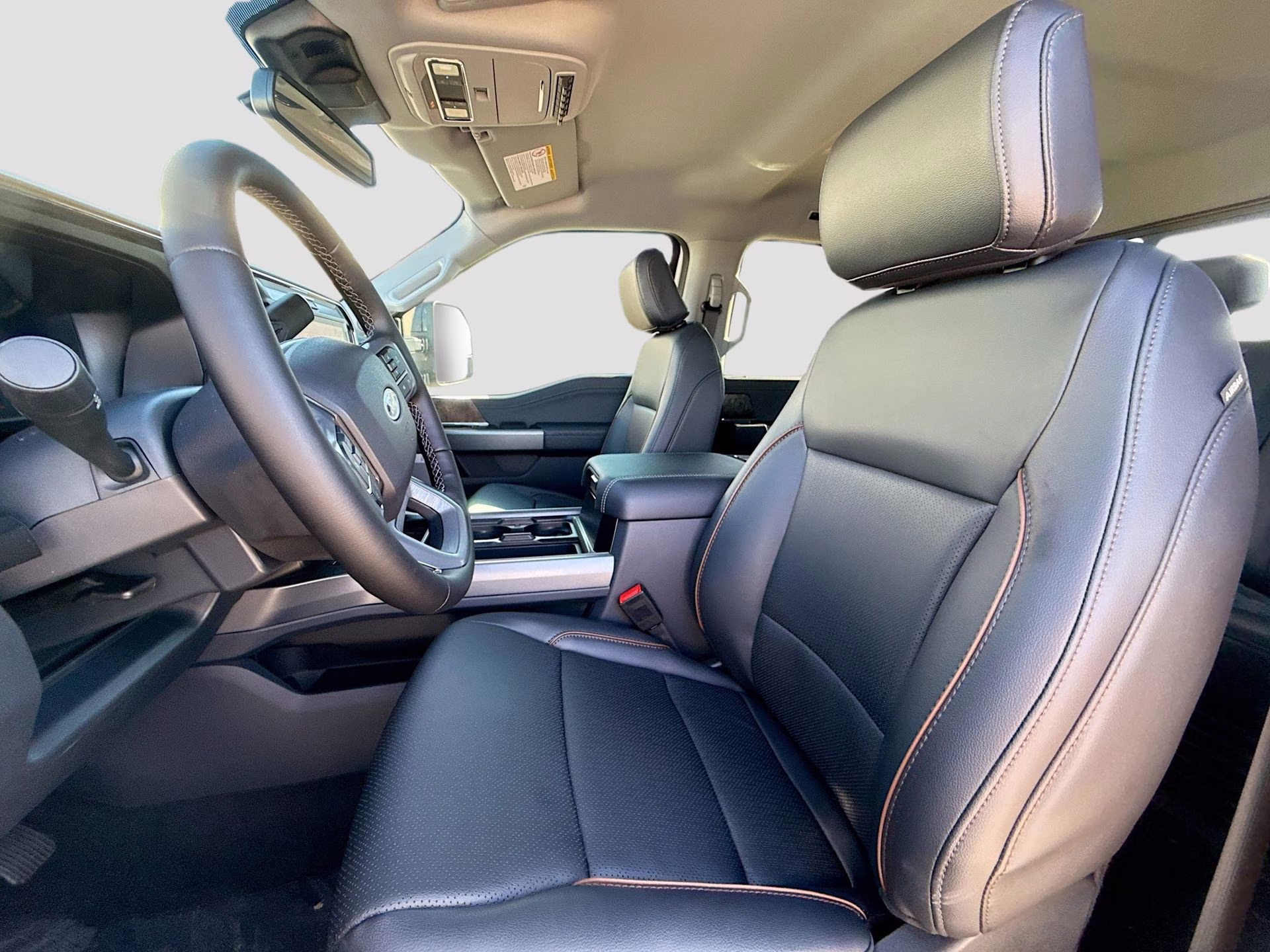 2026 Oxford White Ford Super Duty F-250 SRW Lariat 4X4 Truck