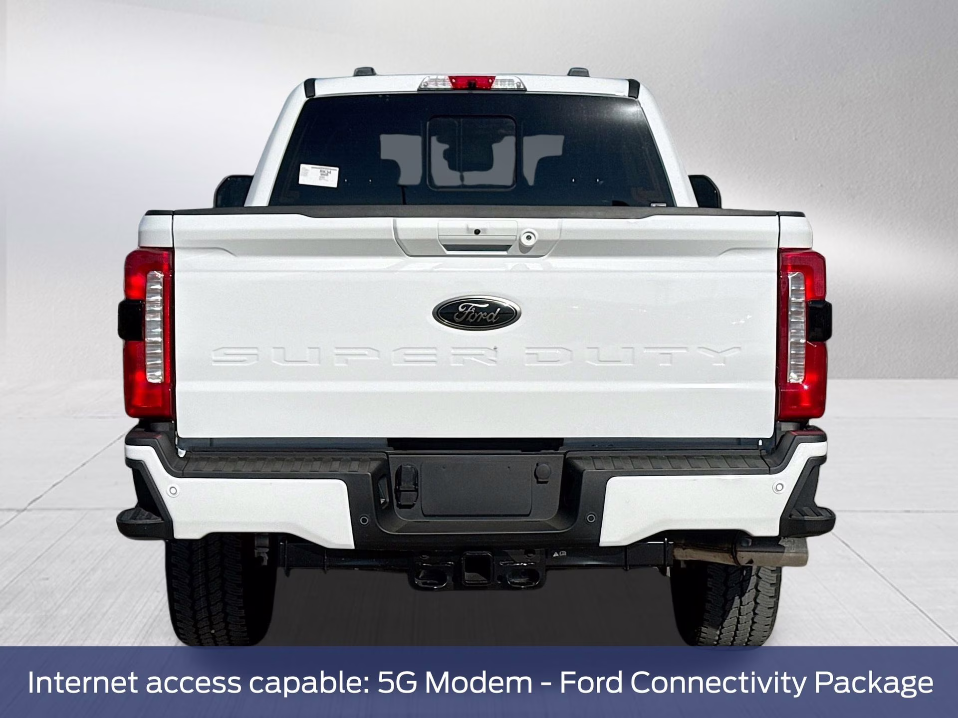 2026 Oxford White Ford Super Duty F-250 SRW Lariat 4X4 Truck