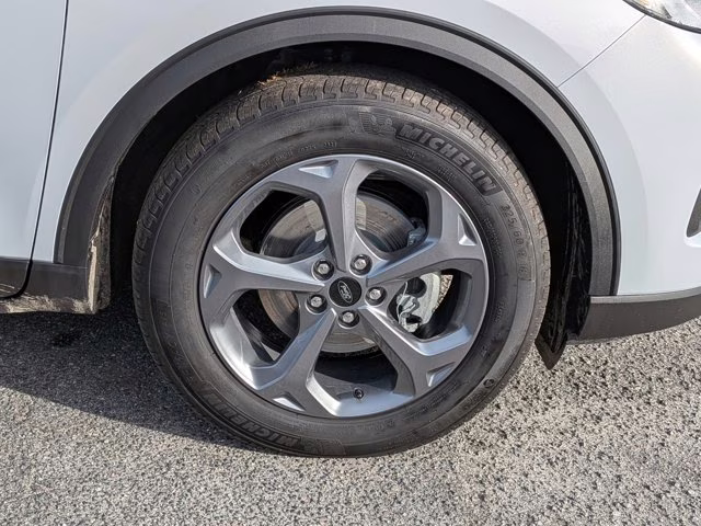 2025 Silver Metallic Ford Escape ST-Line FWD SUV